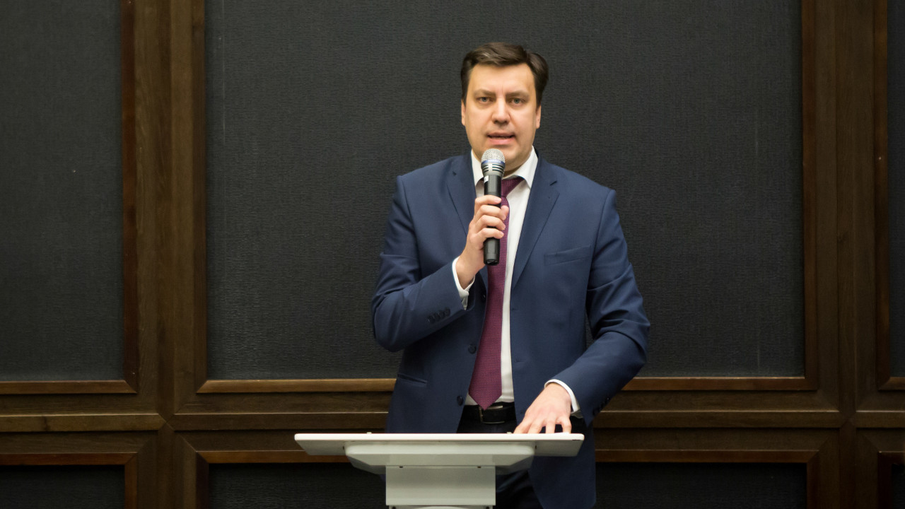 Антон Горбачев: «Как накормить закрытый рот?»