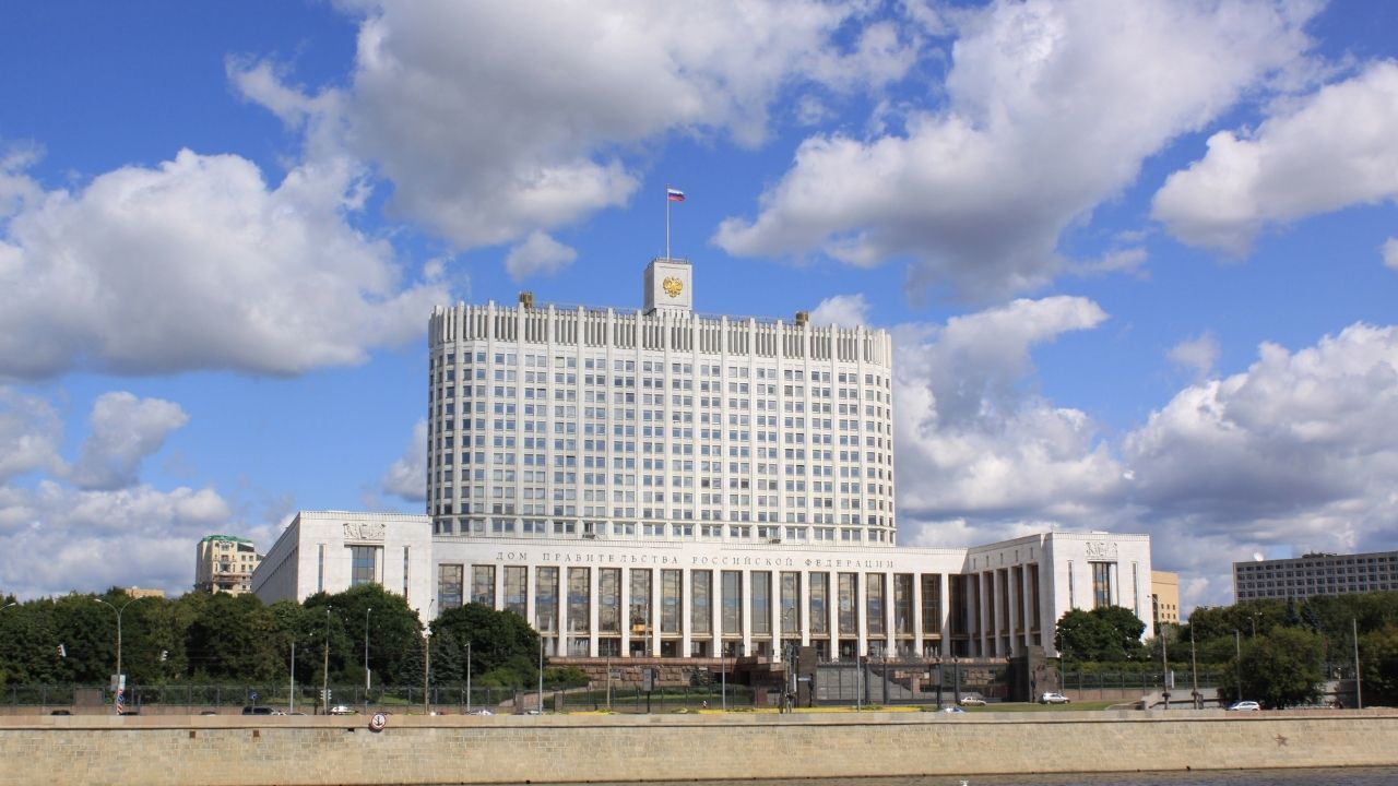 Московский white. Белый дом в Кремле Москва. Белый дом в Москве на карте. Белый дом в Москве как добраться. Стелла белый дом Москва фото.